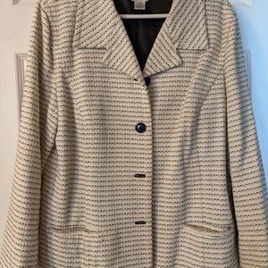 Chicos white and black jacket